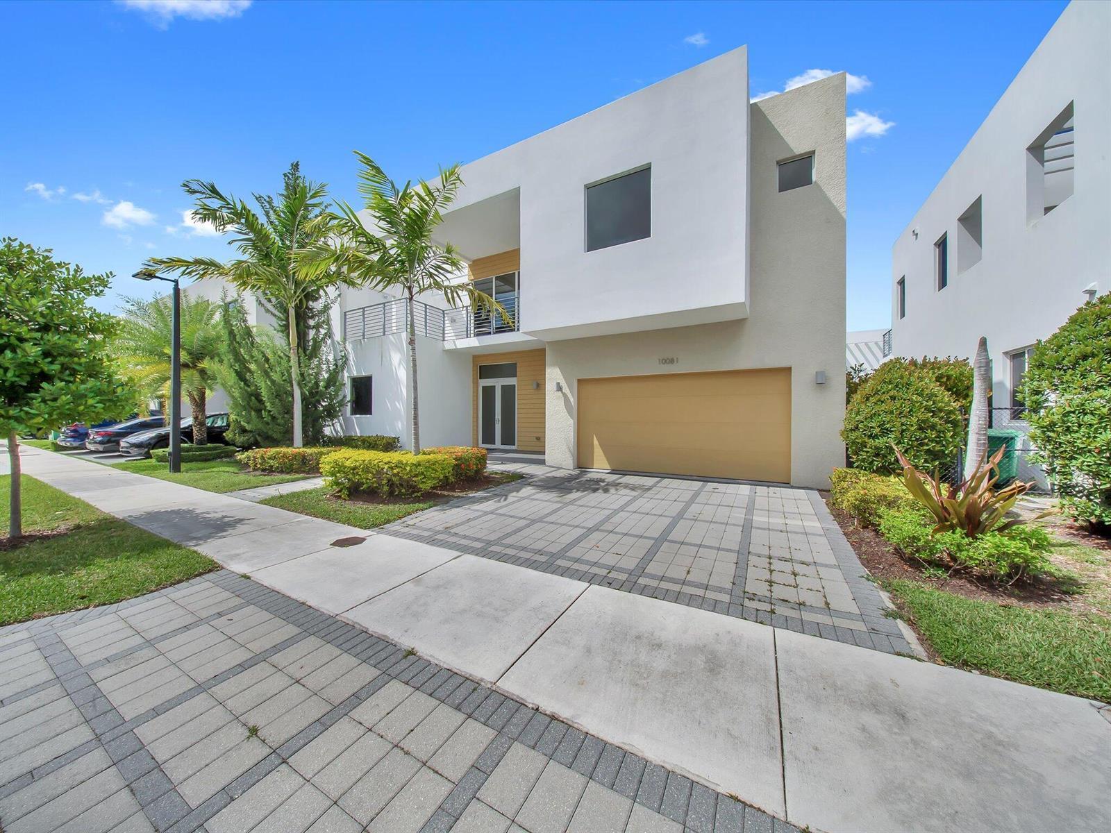10081 NW 75TH Terrace, Doral FL 33178 photo 2