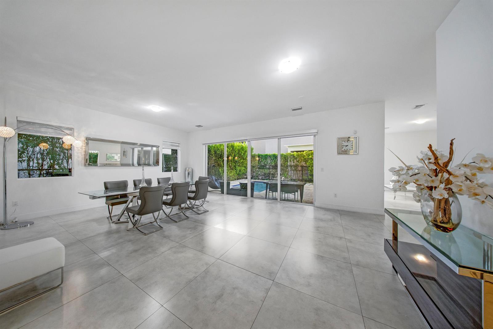 10081 NW 75TH Terrace, Doral FL 33178 photo 5
