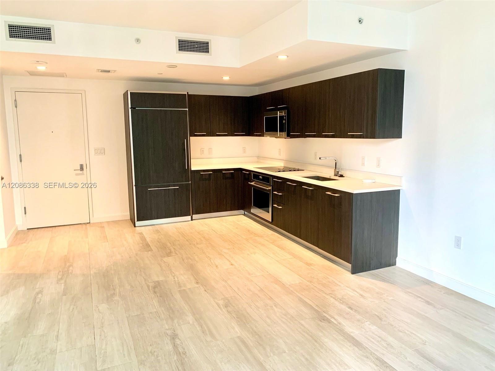 55 SW 9th St # 1707, Miami FL 33130 photo 2