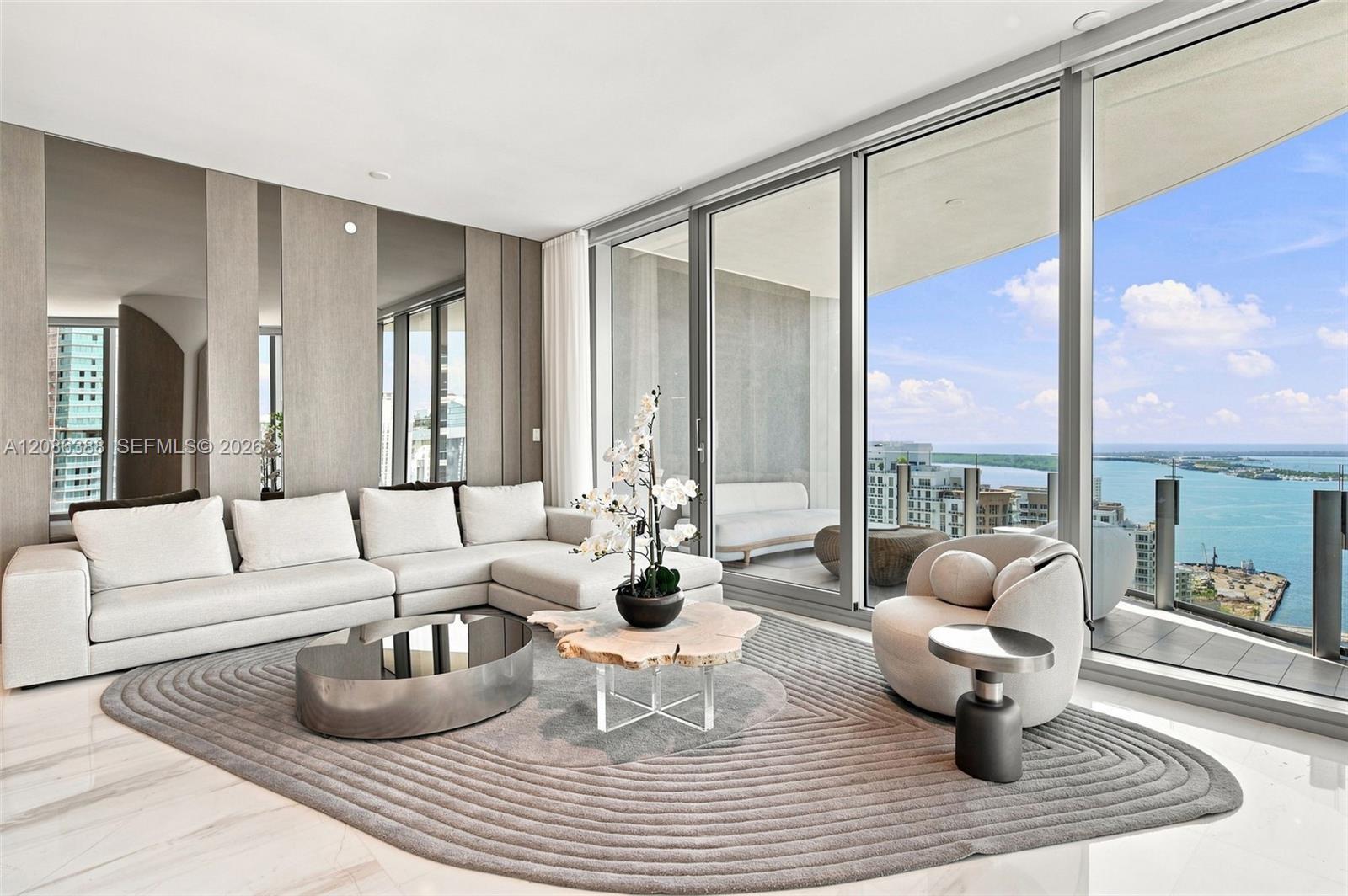 300 Biscayne Blvd Way # 3807, Miami FL 33131