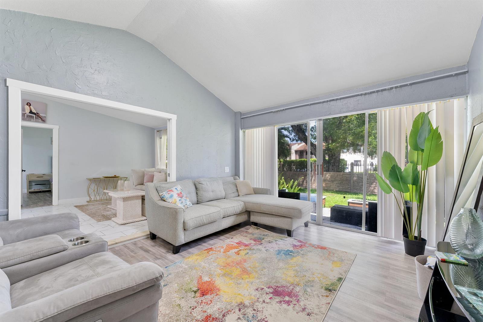 5380 LAKEWOOD Circle S # B, Margate FL 33063 photo 3