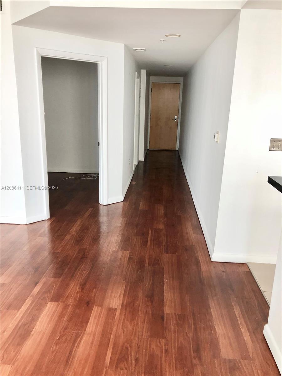 253 NE 2nd St # 2702, Miami FL 33132 photo 2