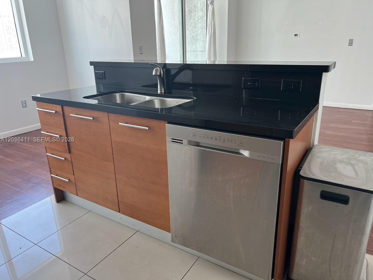 253 NE 2nd St # 2702, Miami FL 33132 photo 4