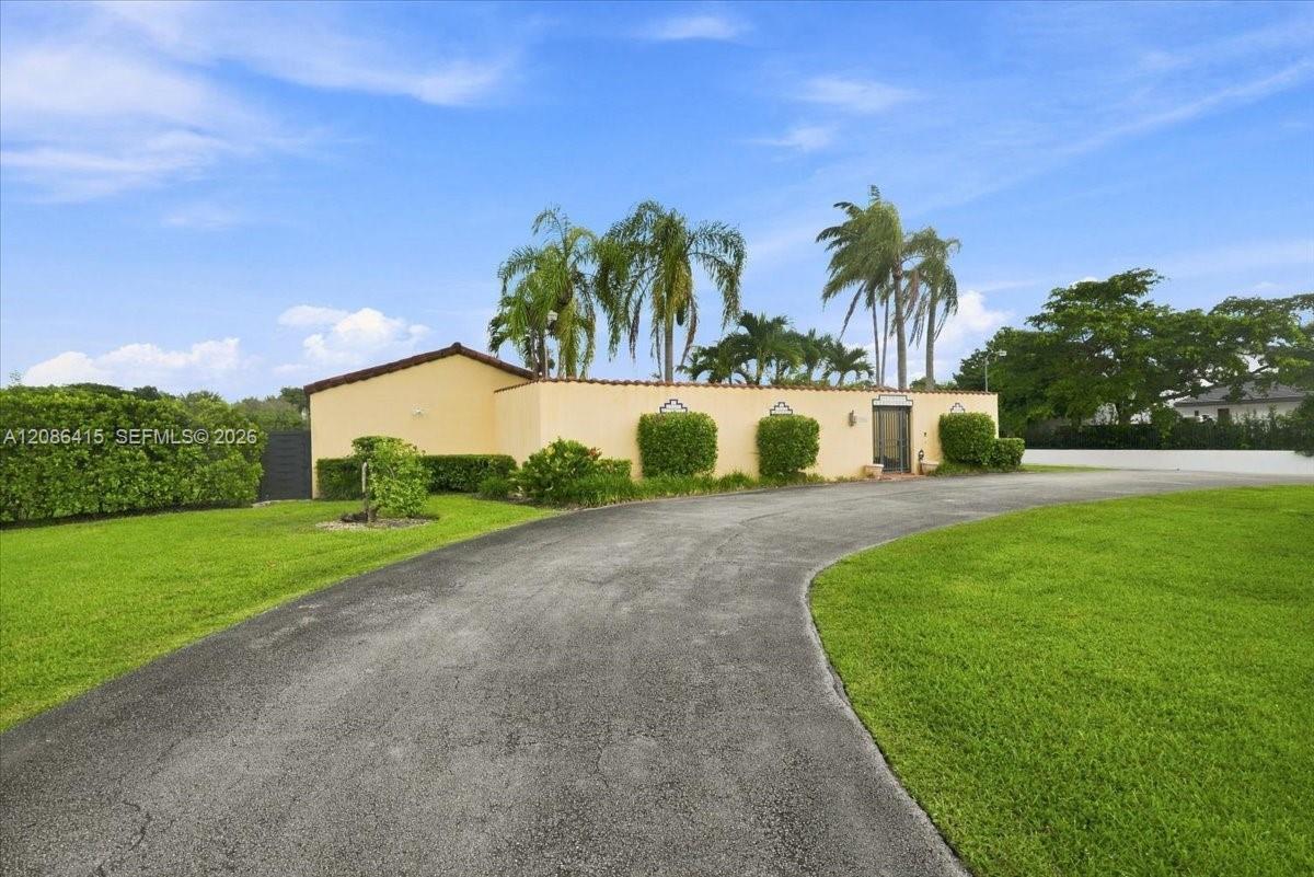 9805 SW 64th St, Miami FL 33173 photo 2