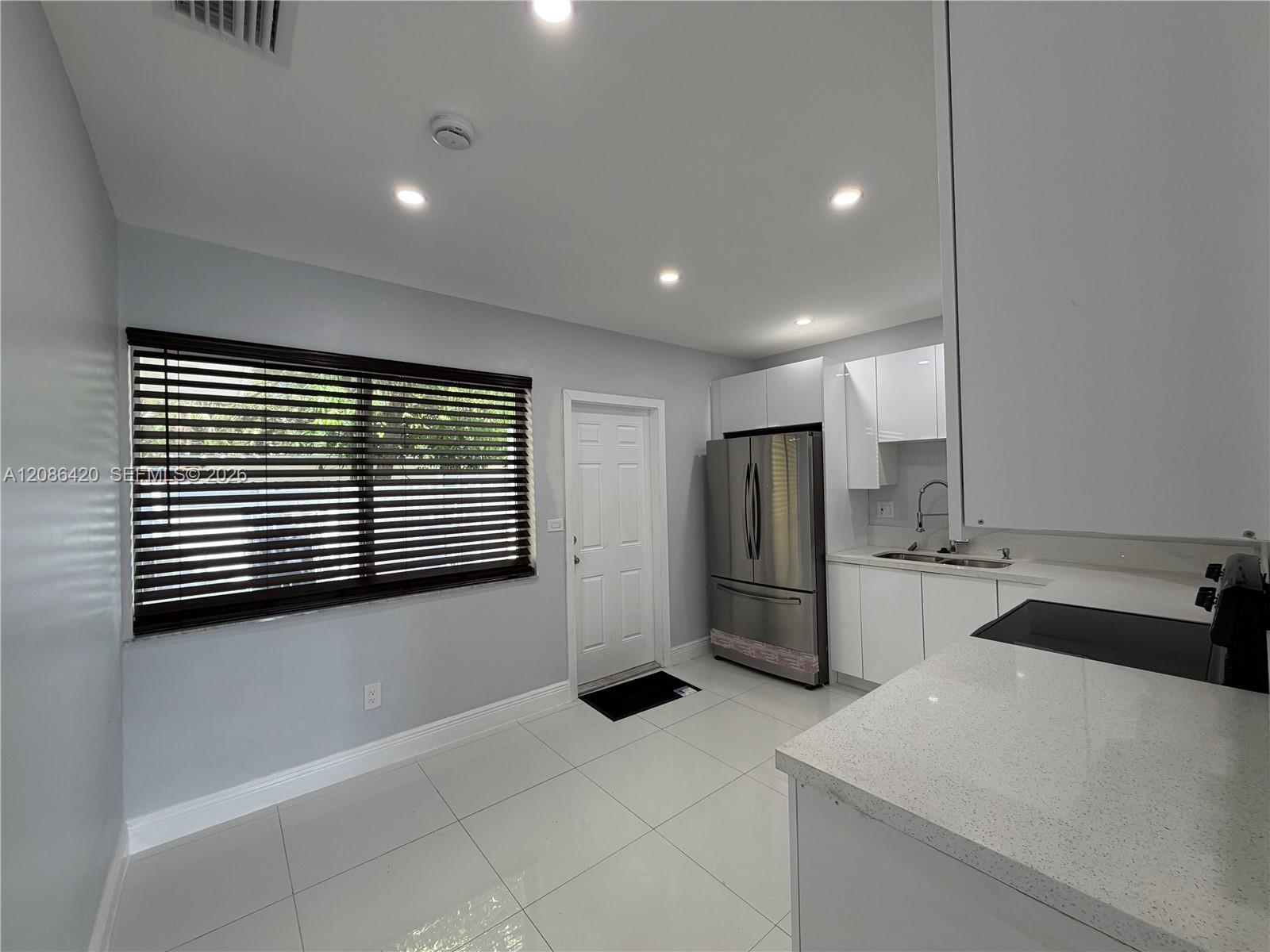 335 NE 168th St # 335, North Miami Beach FL 33162 photo 4