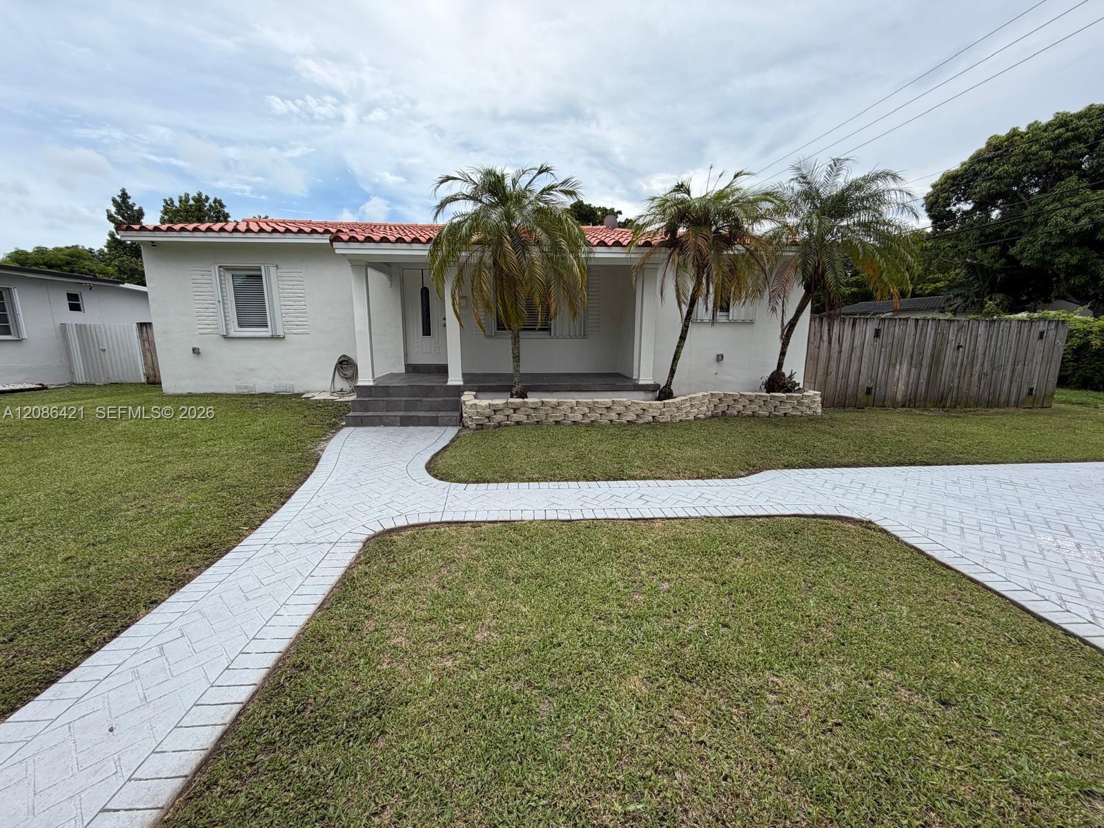 1250 Wren Ave, Miami Springs FL 33166 photo 2