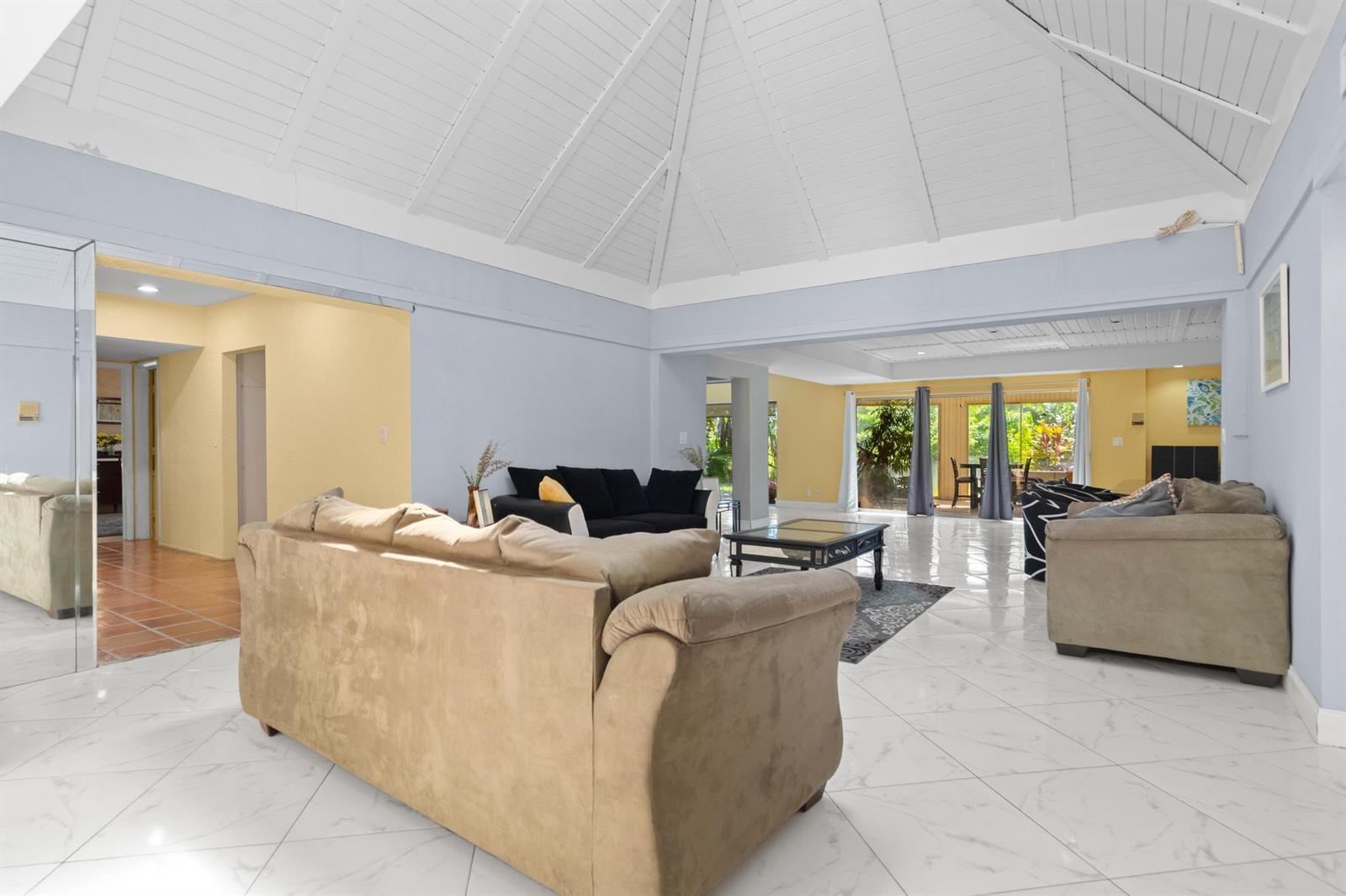 5104 White Oak Lane E, Tamarac FL 33319 photo 3