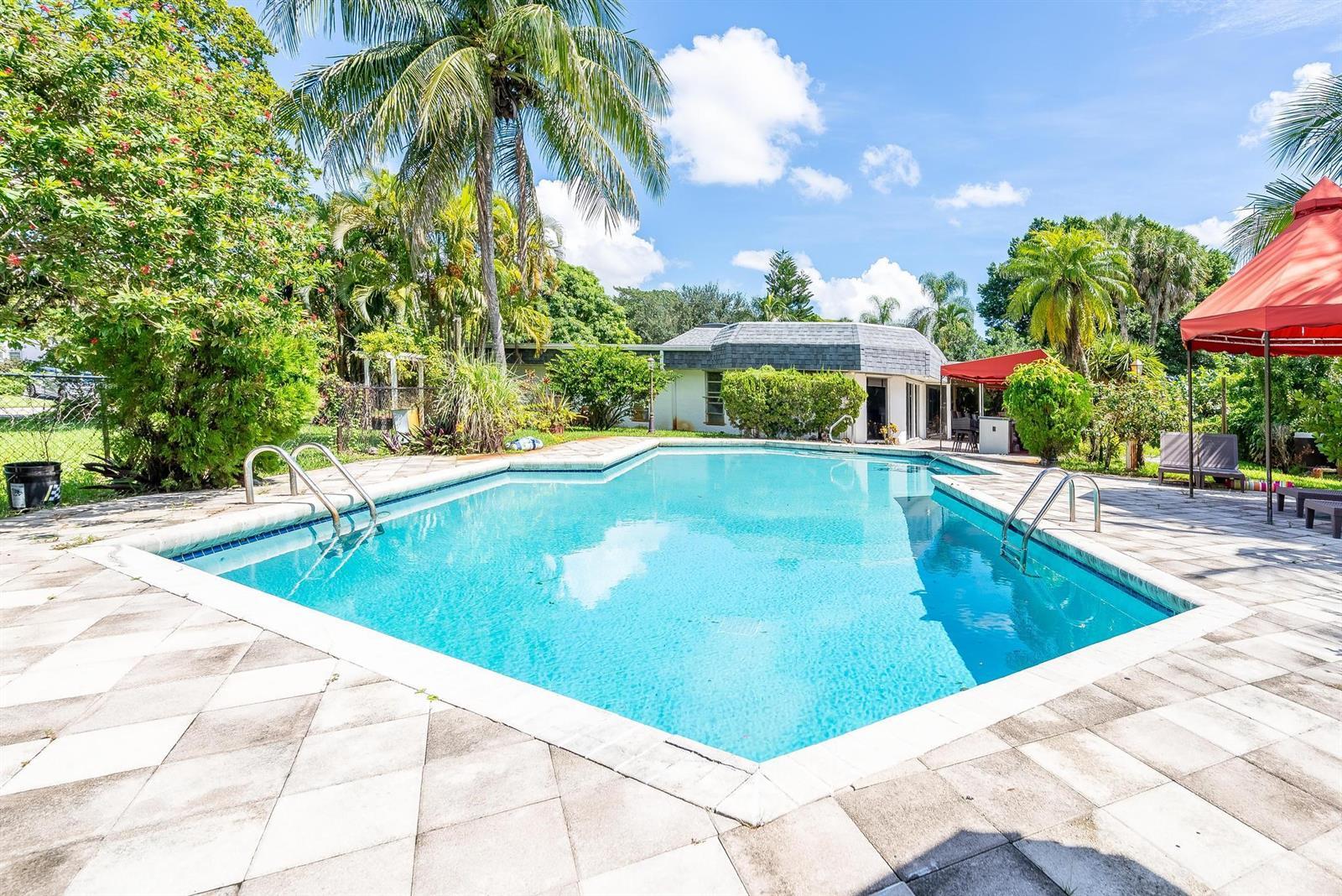 5104 White Oak Lane E, Tamarac FL 33319