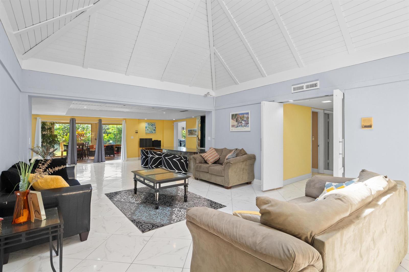 5104 White Oak Lane E, Tamarac FL 33319 photo 4