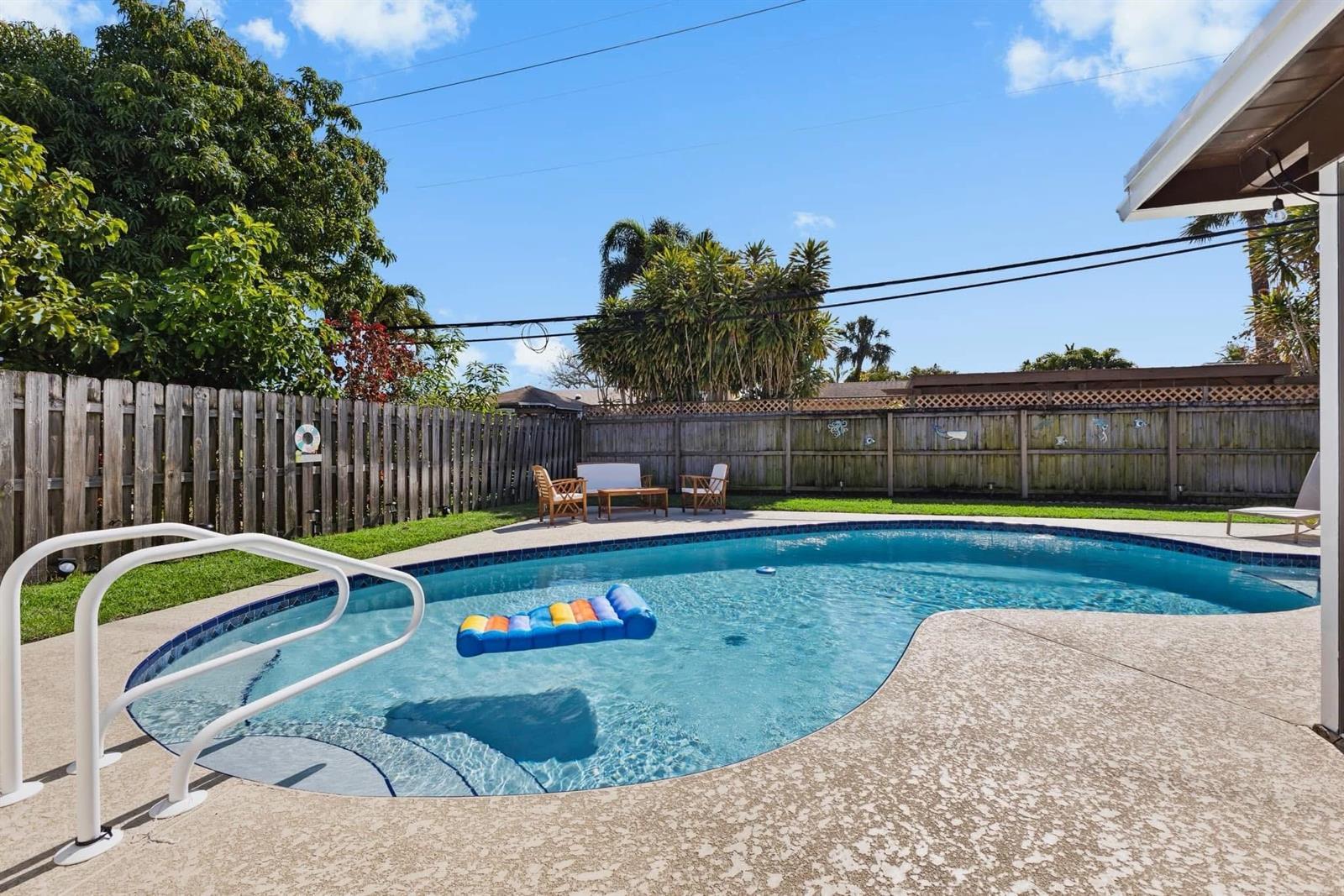 328 Balsam Street, Palm Beach Gardens FL 33410 photo 2