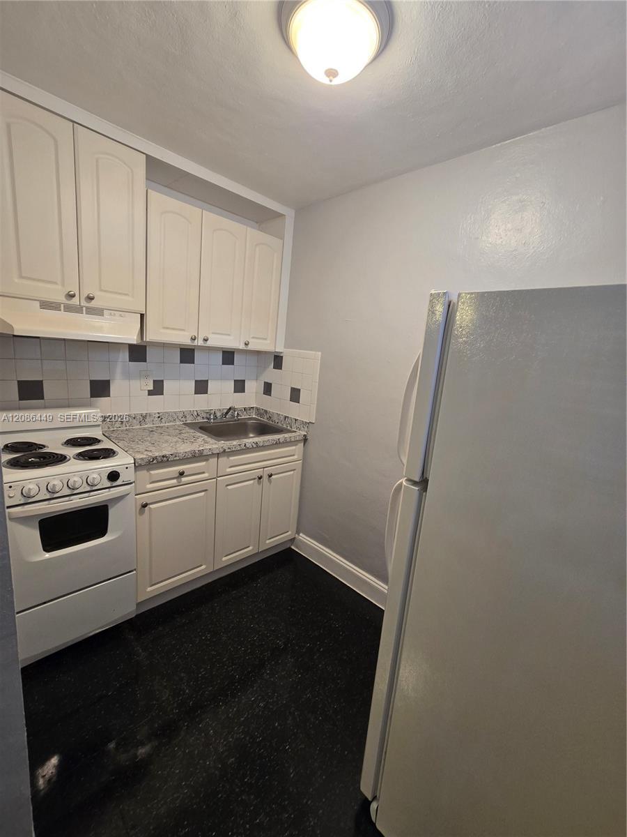 825 NW 70th St # 14, Miami FL 33150 photo 2