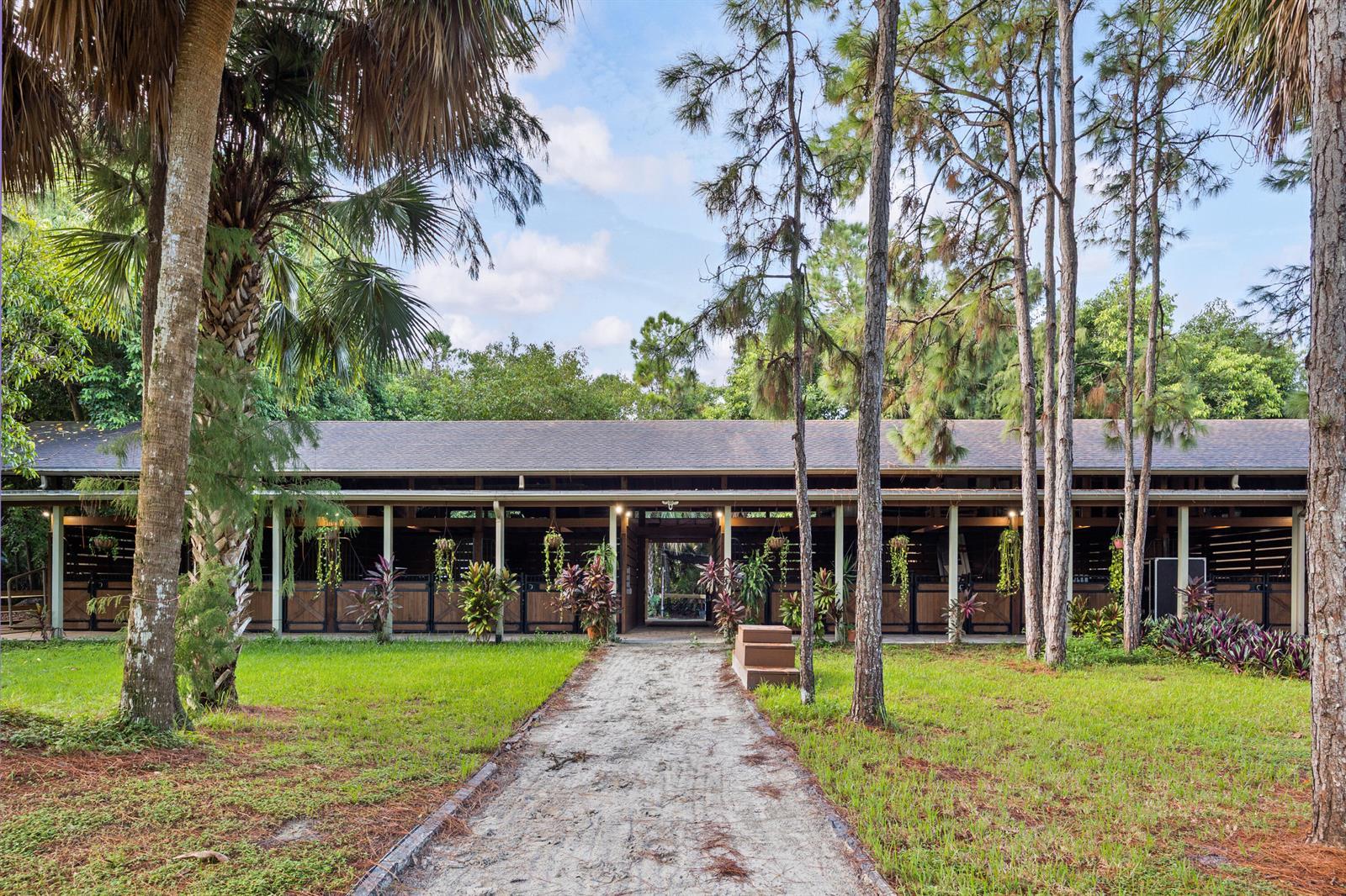 1711 STALLION Drive, FL 33470 photo 3