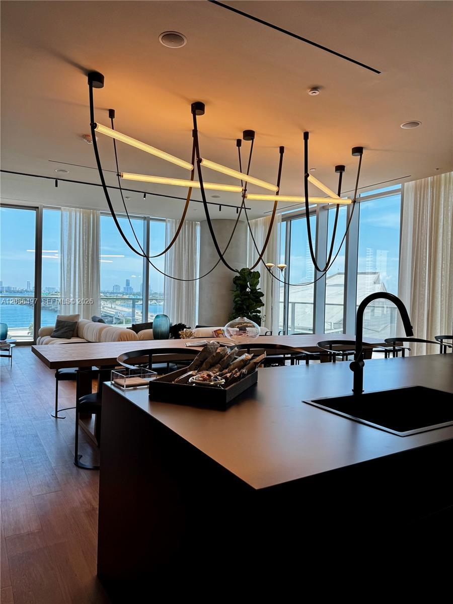 1400 Biscayne Blvd # 2105, Miami FL 33132 photo 4