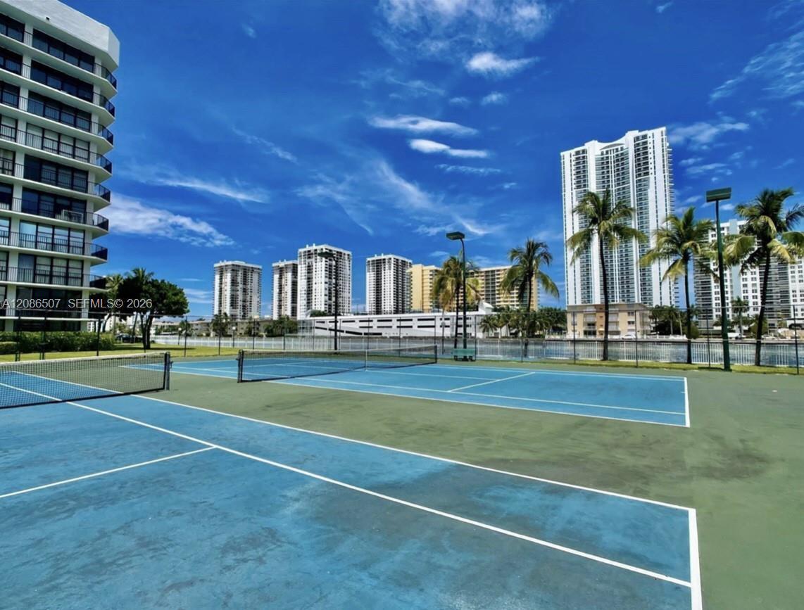 800 Parkview Dr # 106, Hallandale Beach FL 33009 photo 2