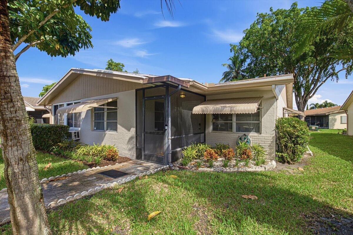 6069 LA PALMA Lane, Delray Beach FL 33484 photo 2