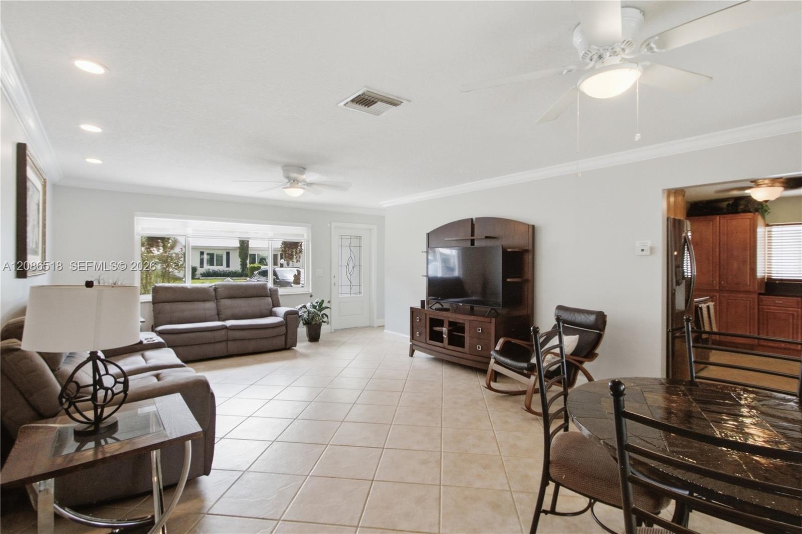 8543 NW 13th Ct, Plantation FL 33322 photo 4