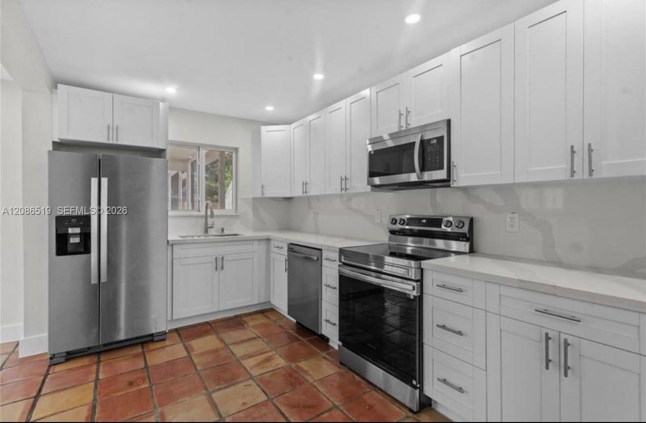 211 NW 51st St, Oakland Park FL 33309 photo 4