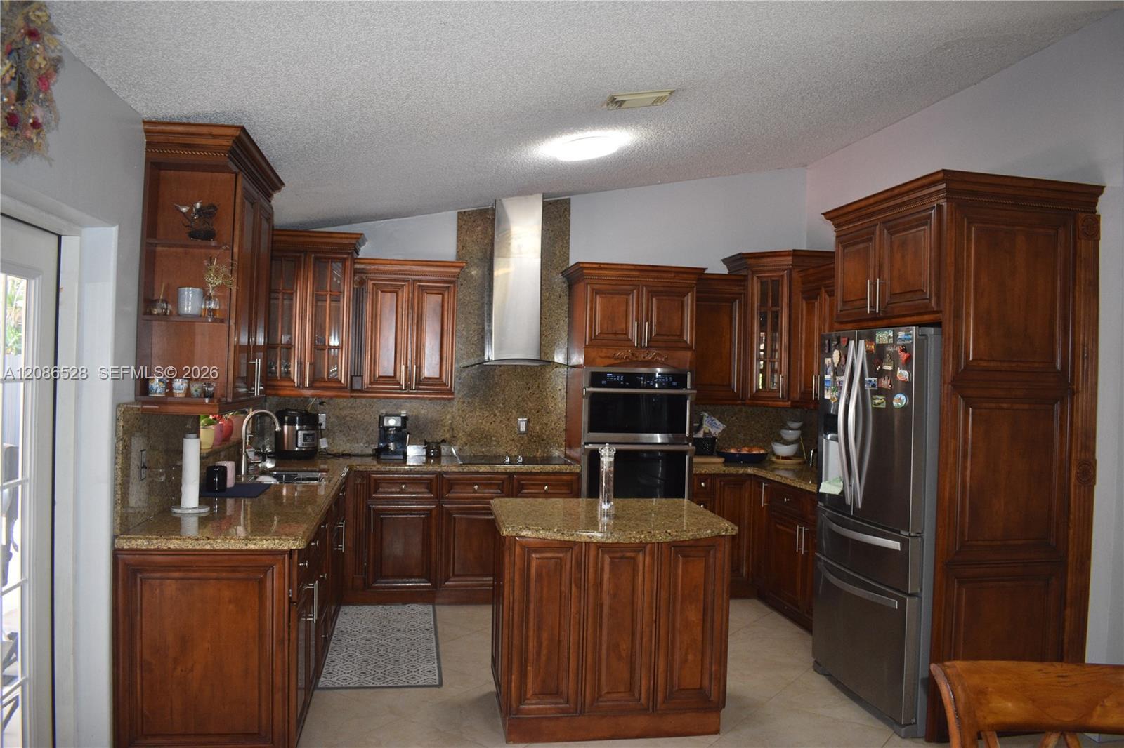 9029 NW 152nd Ln, Miami Lakes FL 33018 photo 4