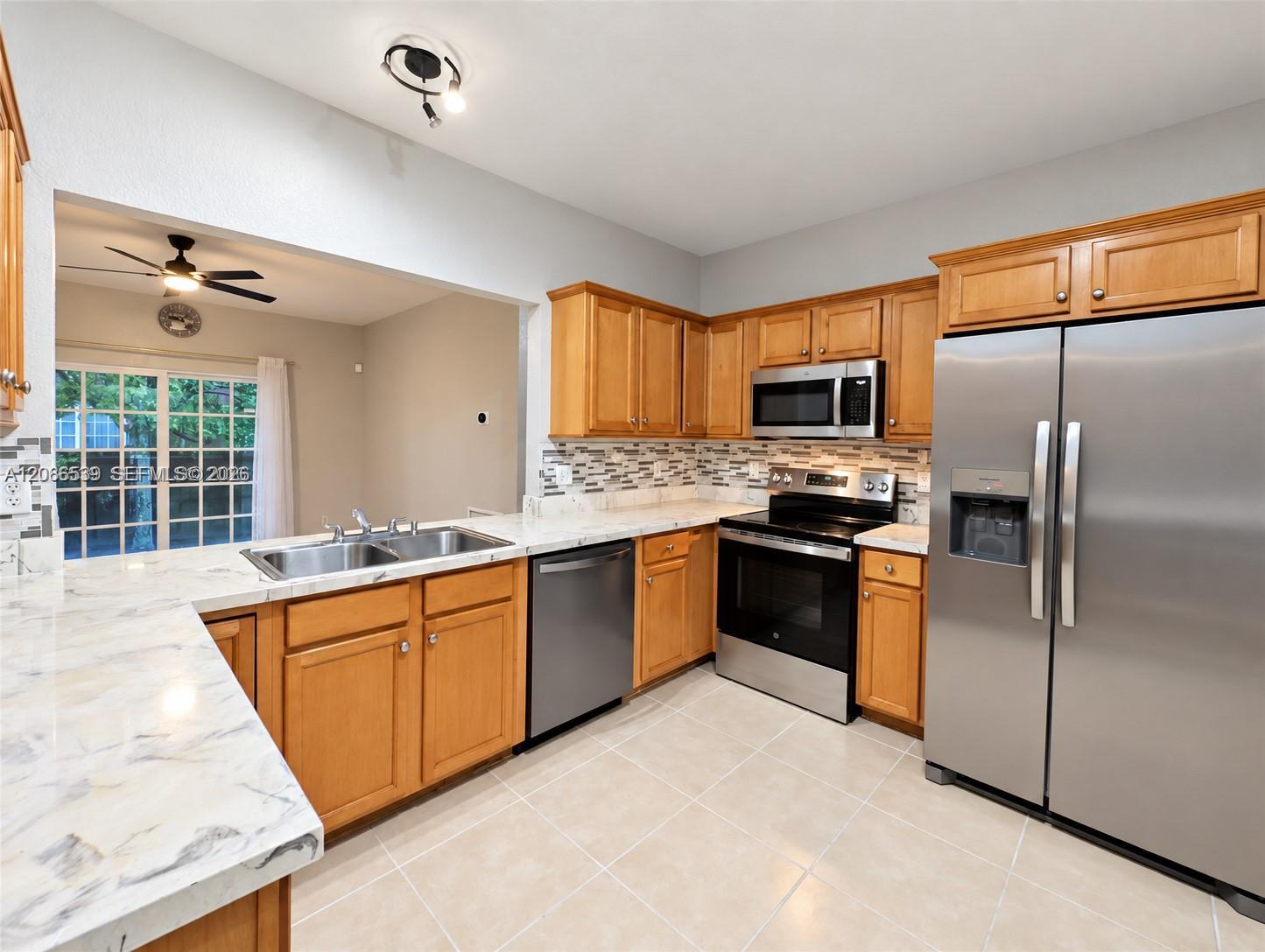 601 NW 19th Ave, Pompano Beach FL 33069 photo 2