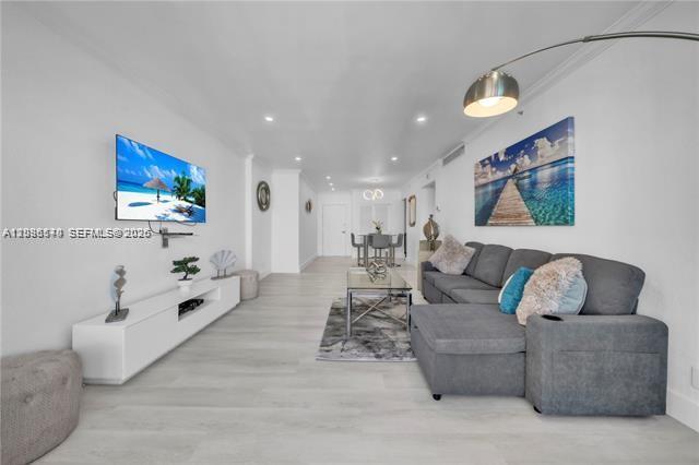 2501 S Ocean Dr, Hollywood FL 33019