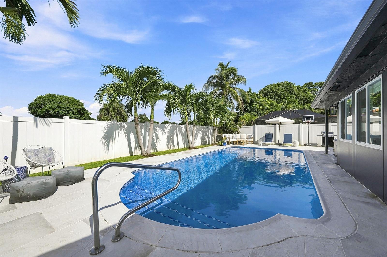 1541 NW 64TH Avenue, Margate FL 33063 photo 2
