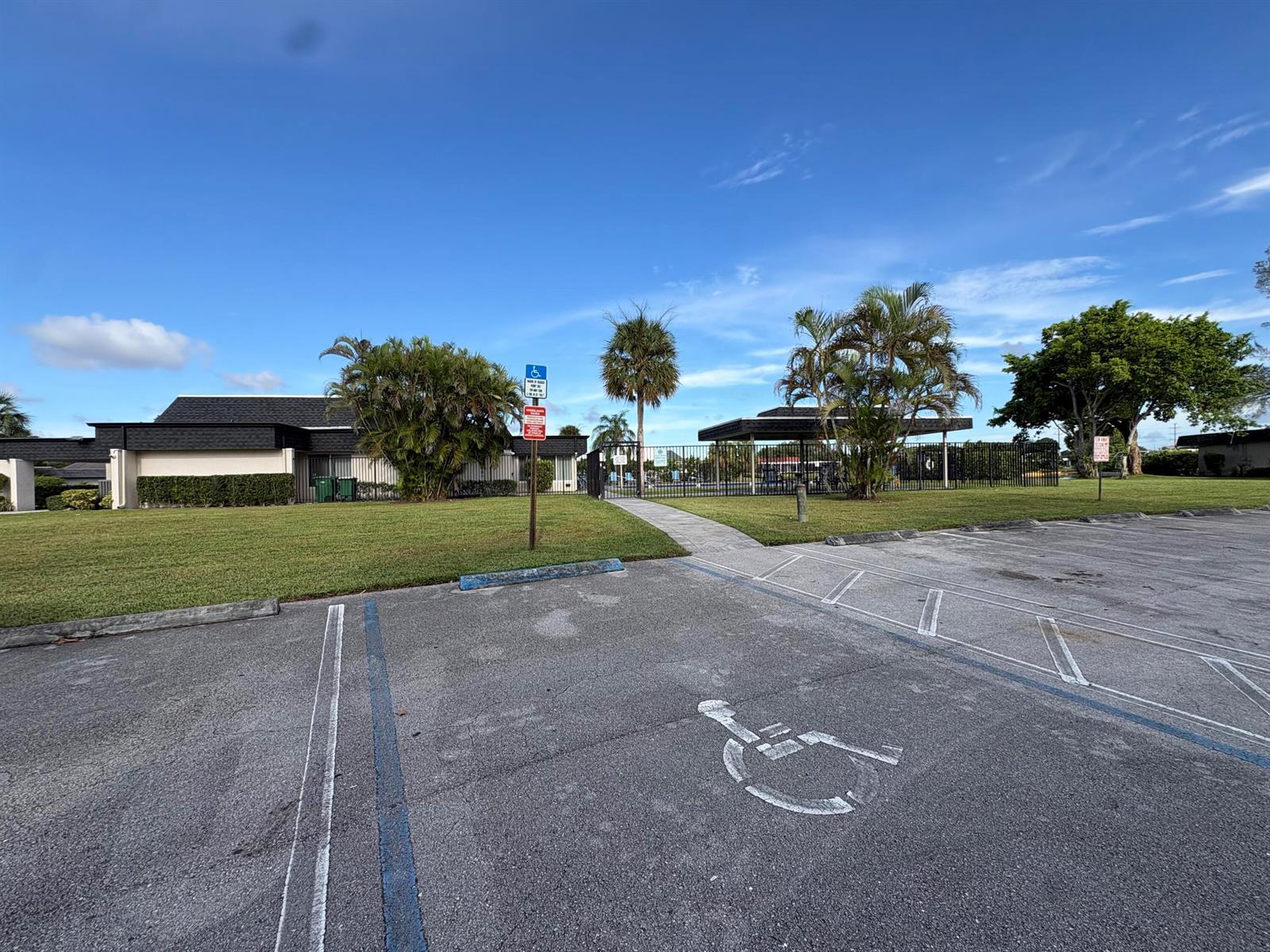 5603 White Cedar Lane, Tamarac FL 33319 photo 3