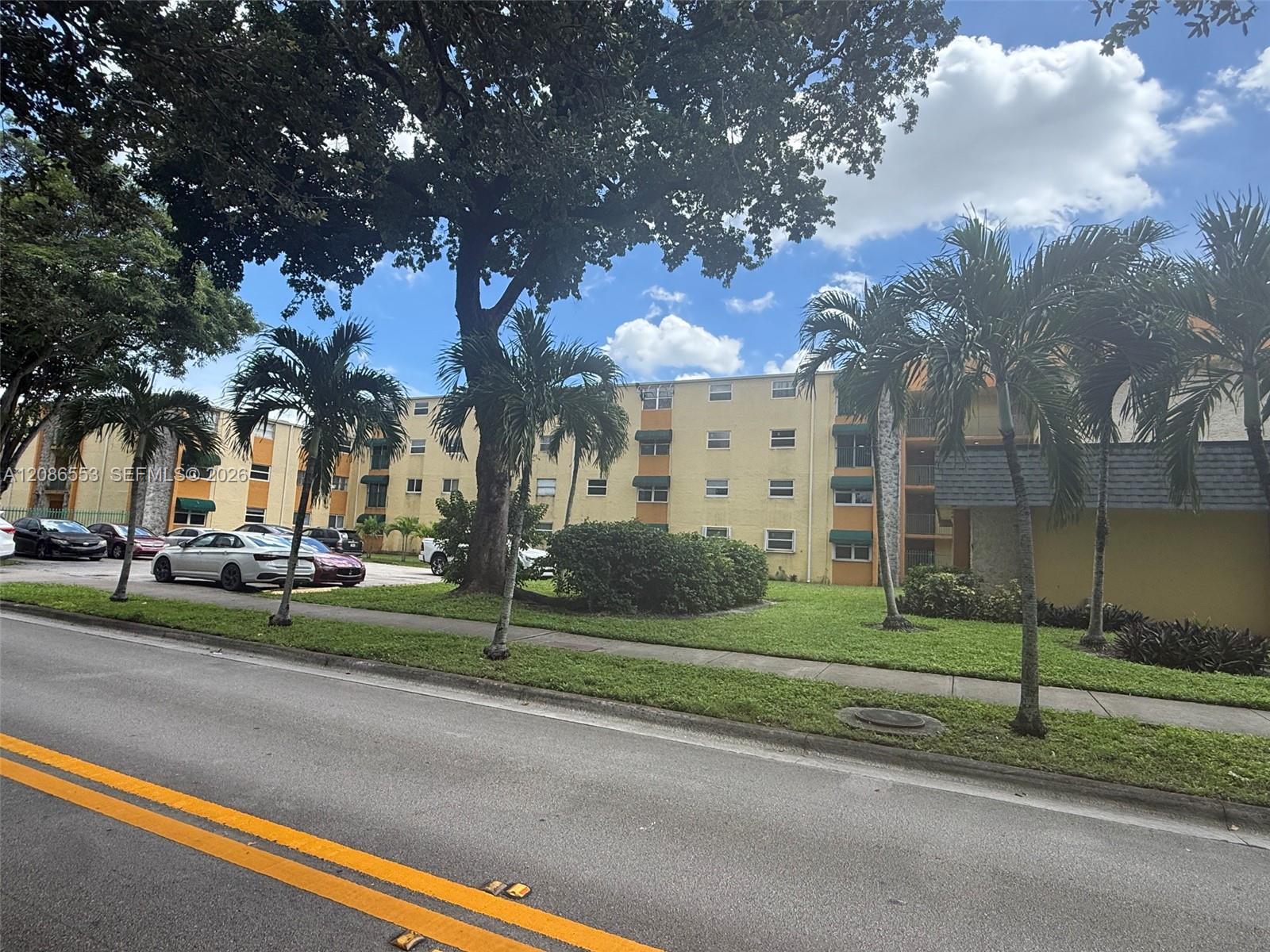 606 W 81st St # 405, Hialeah FL 33014 photo 2