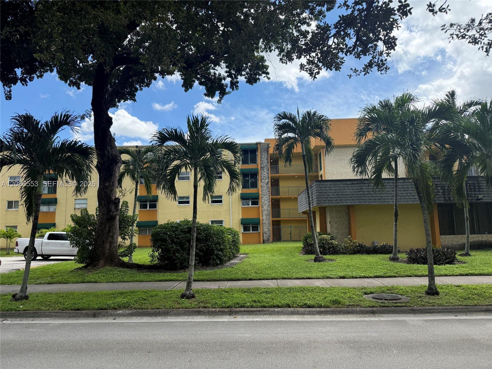 606 W 81st St # 405, Hialeah FL 33014 photo 3