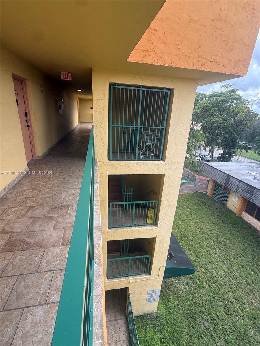 606 W 81st St # 405, Hialeah FL 33014 photo 4