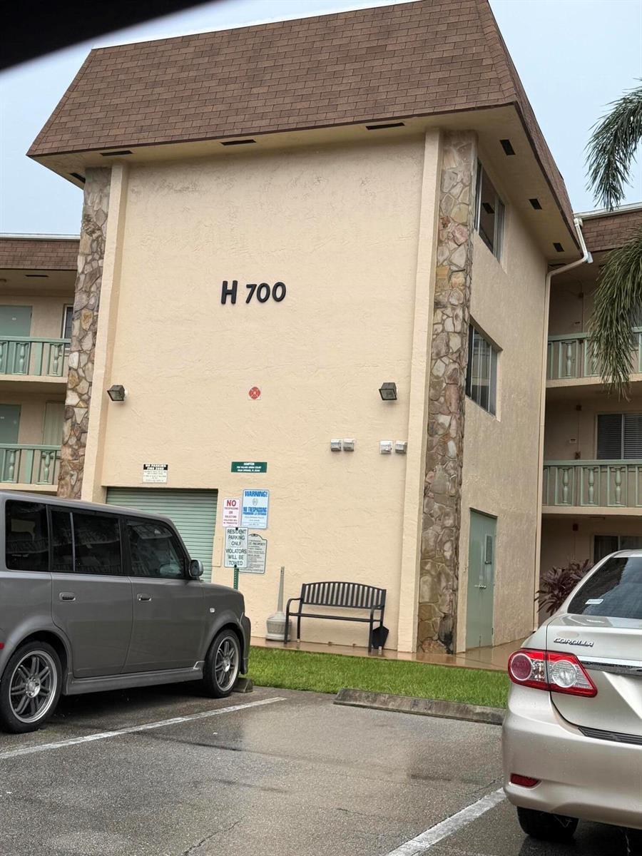 700 VILLAGE GREEN Court # 314, Palm Springs FL 33461