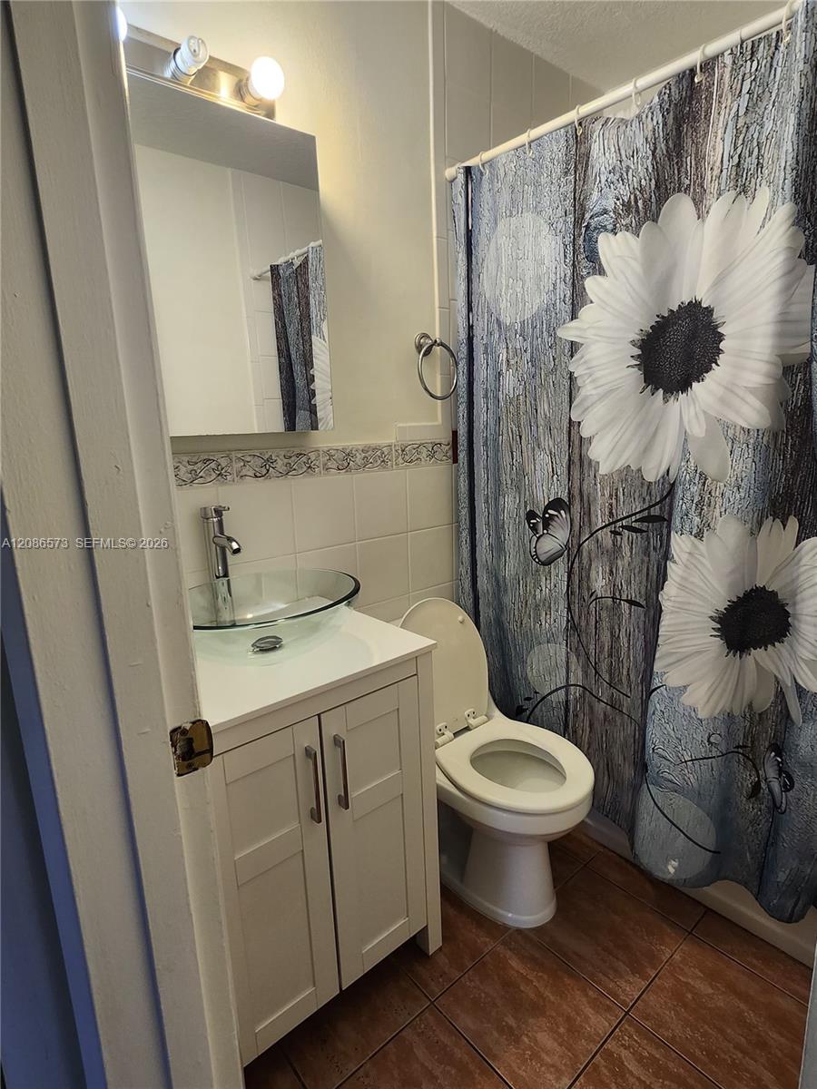6570 Thomas St, Hollywood FL 33024 photo 5