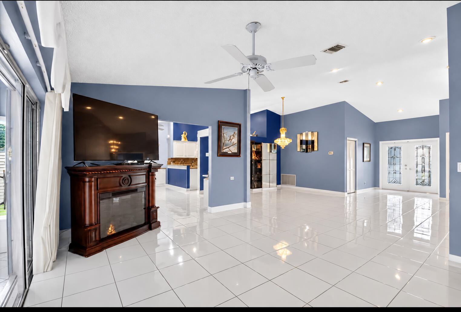 8261 LAKE CYPRESS Road, Lake Worth FL 33467 photo 5