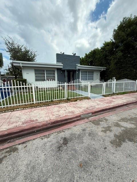 1995 Marseille Dr # 4, Miami Beach FL 33141