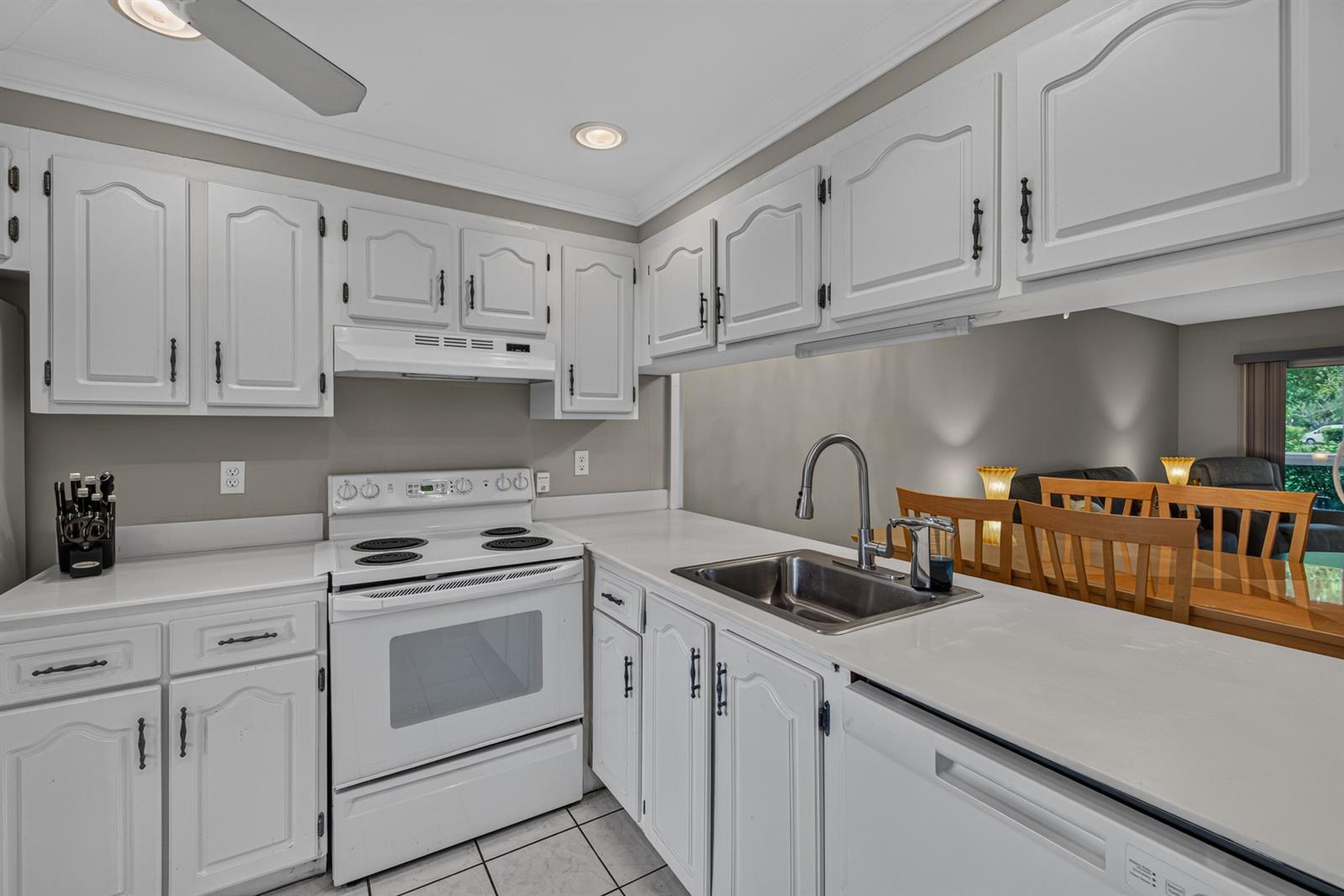 1205 Bahama Bend # F1, Coconut Creek FL 33066