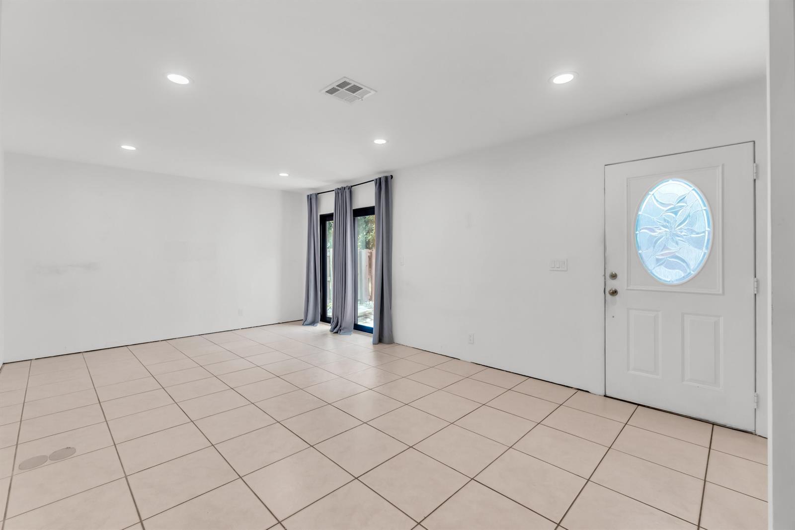 2517 NW 99th Avenue, Coral Springs FL 33065 photo 3