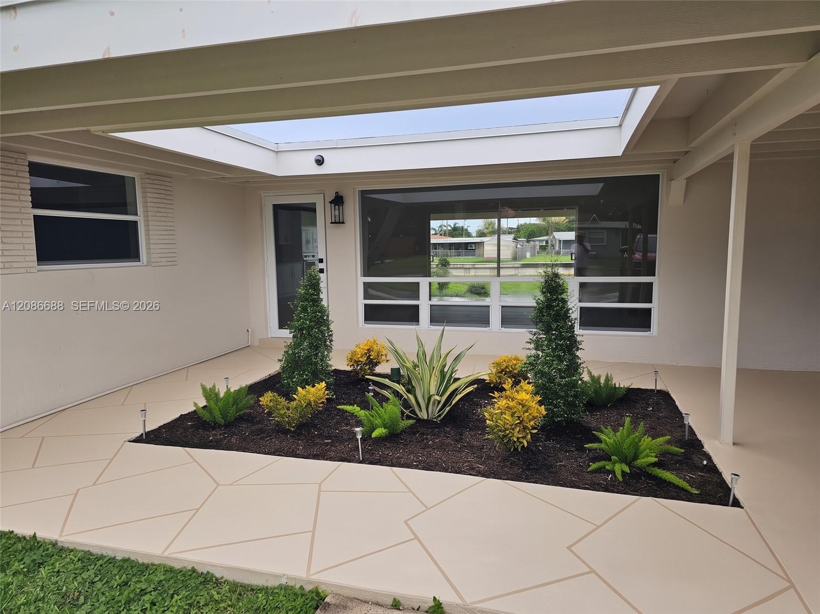 6064 NW 16th Ct, Margate FL 33063 photo 2