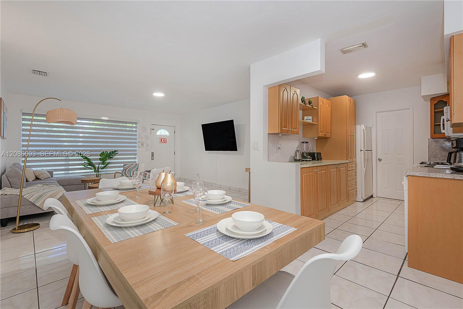 815 NE 6th St # 0, Hallandale Beach FL 33009 photo 4