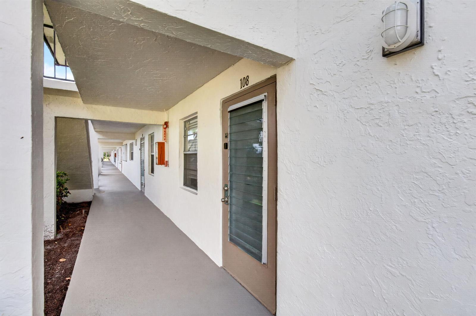 1 ABBEY Lane # 108, Delray Beach FL 33446 photo 3