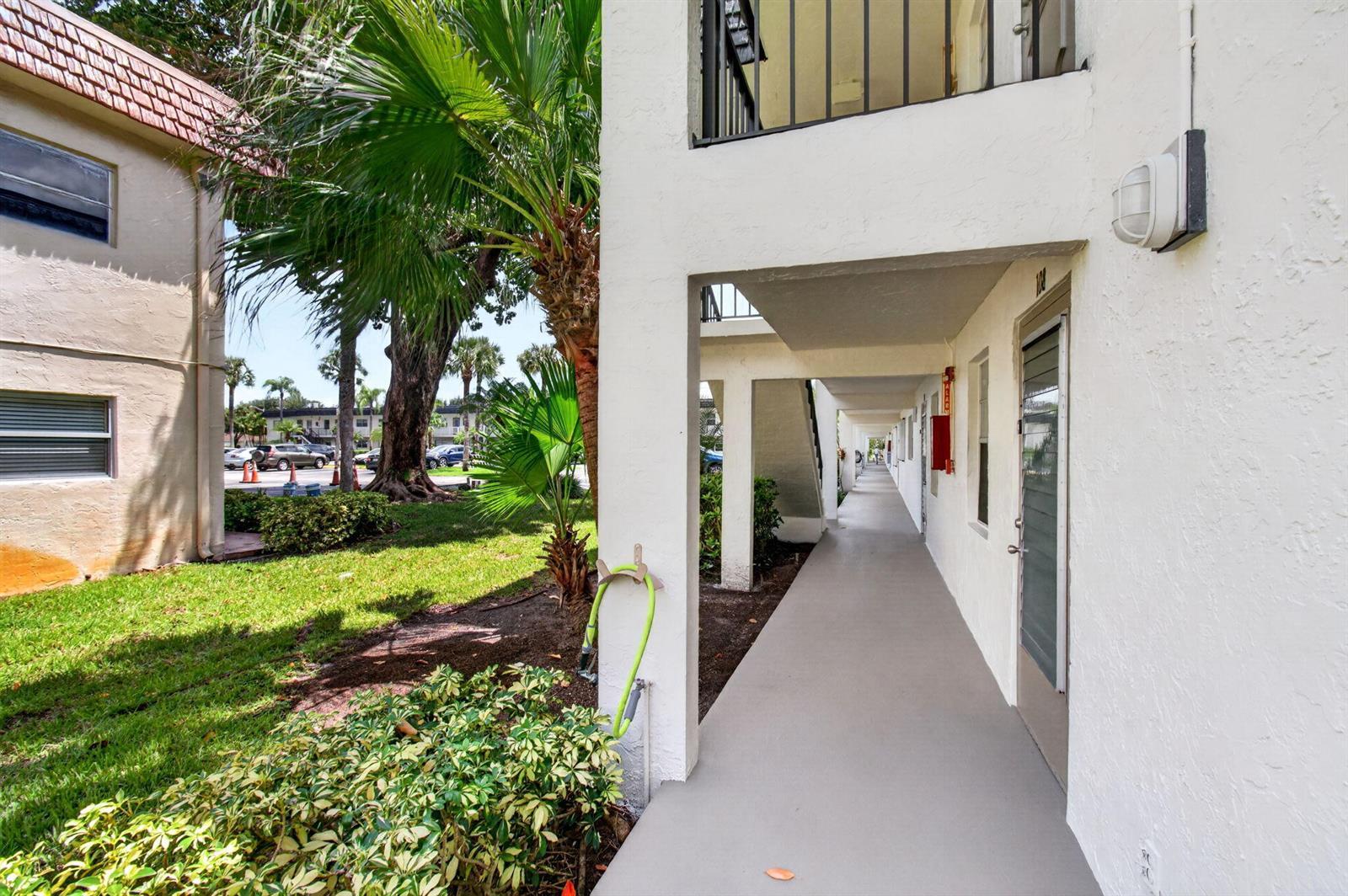 1 ABBEY Lane # 108, Delray Beach FL 33446 photo 4