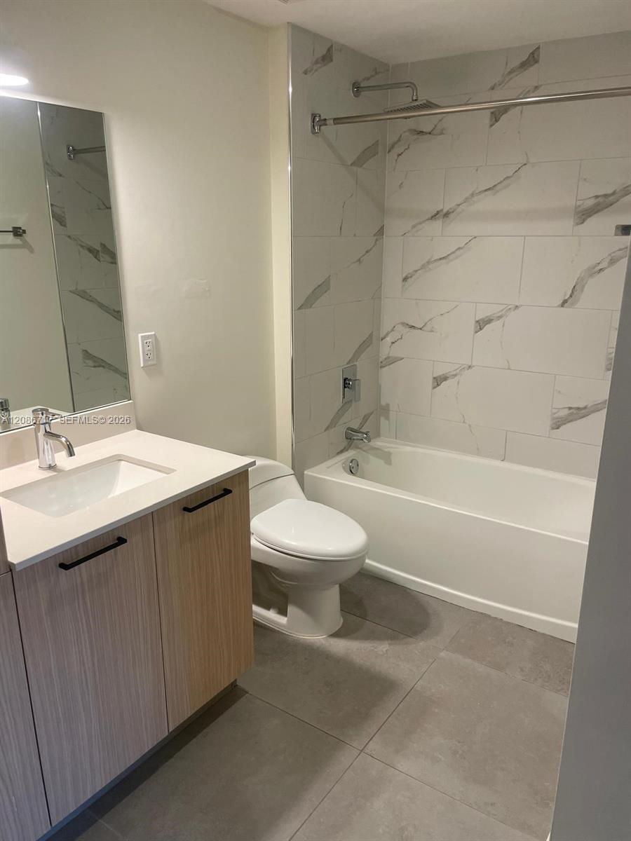 16395 Biscayne Blvd # 216, North Miami Beach FL 33160 photo 5