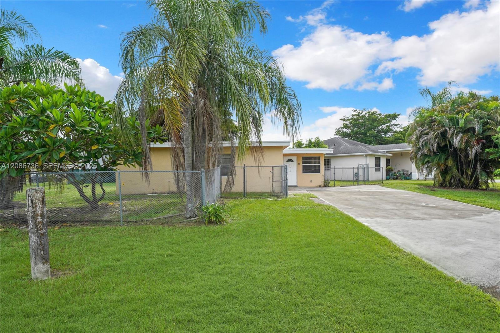 5618 Cinnamon Dr, West Palm Beach FL 33415 photo 2