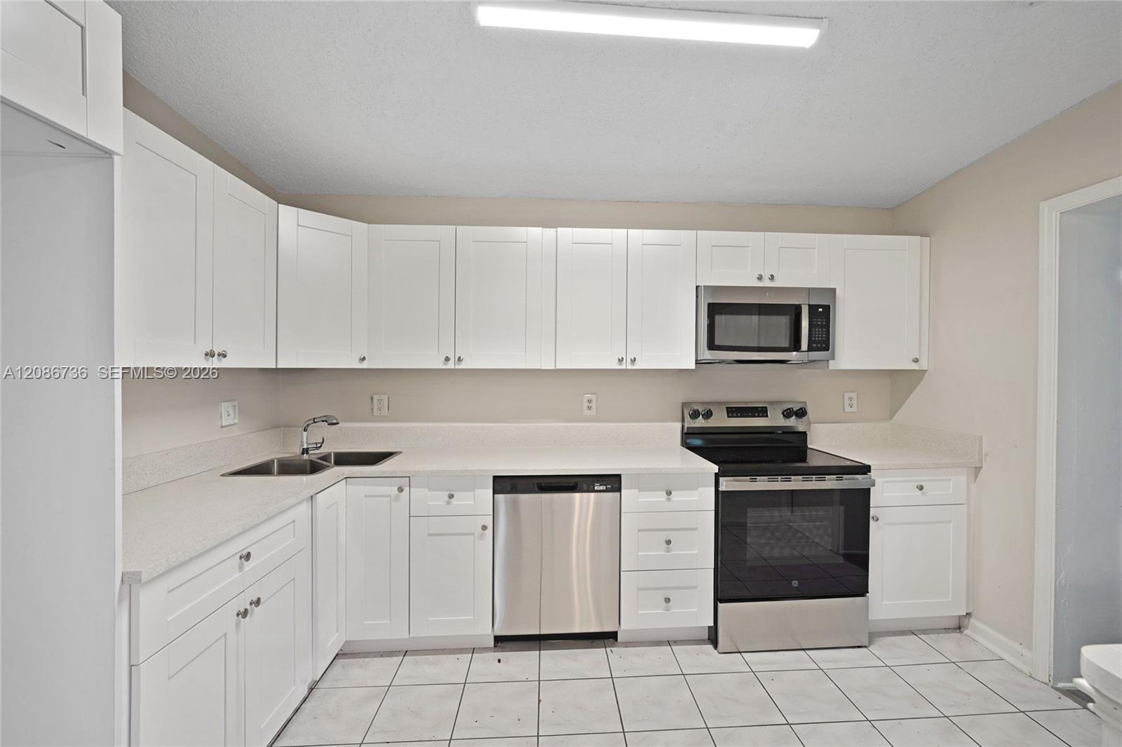 5618 Cinnamon Dr, West Palm Beach FL 33415 photo 4