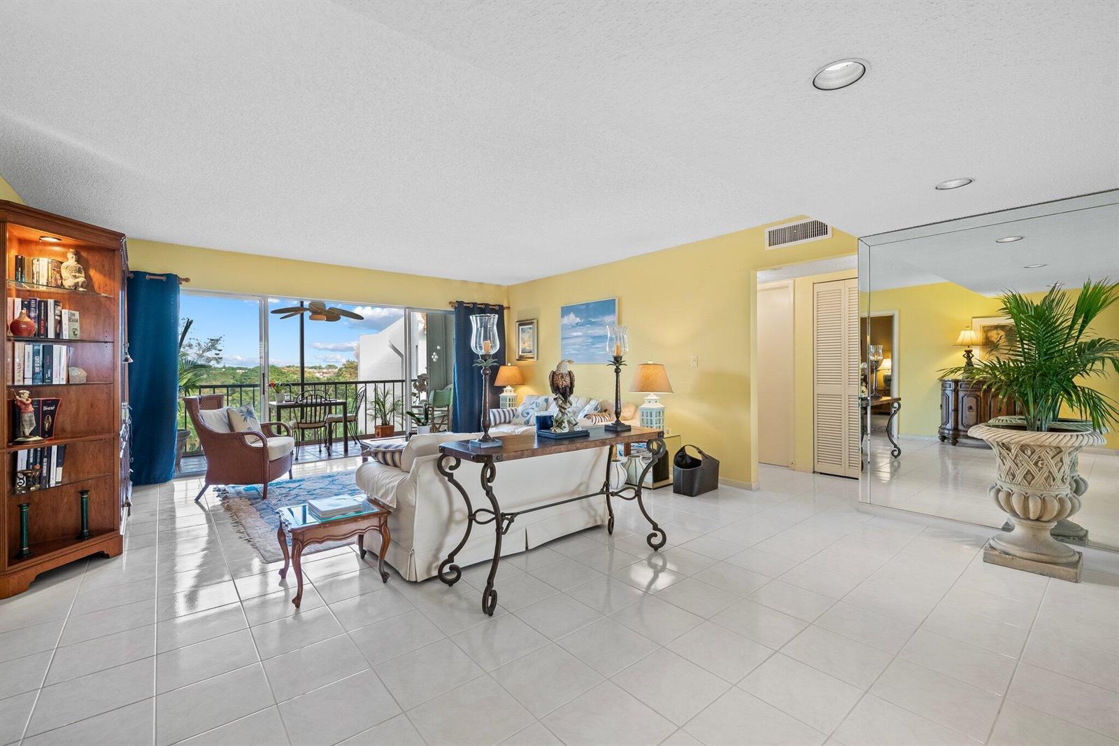 3930 Inverrary Boulevard # D, Lauderhill FL 33319 photo 4