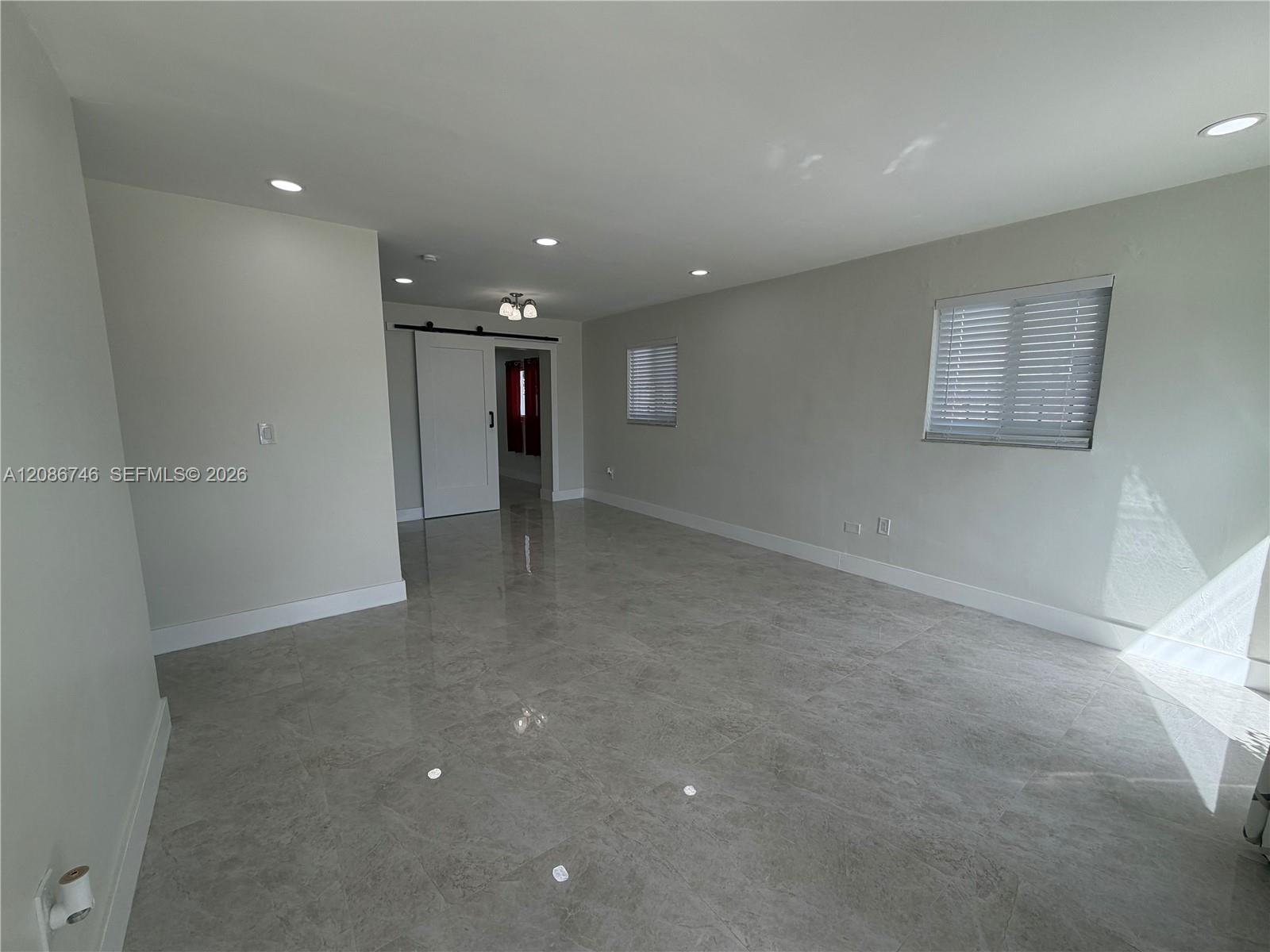 1610 N 70th Ave, Hollywood FL 33024 photo 2