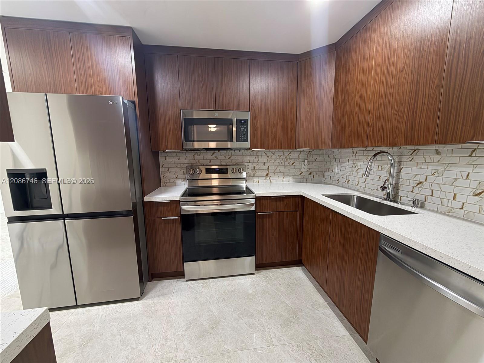 1610 N 70th Ave, Hollywood FL 33024 photo 3