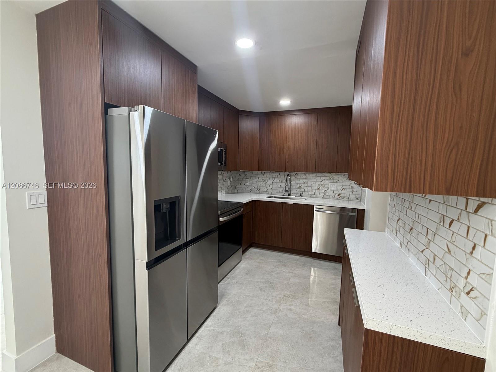 1610 N 70th Ave, Hollywood FL 33024 photo 4