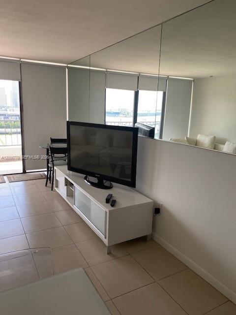555 NE 15th St # 14H, Miami FL 33132 photo 4