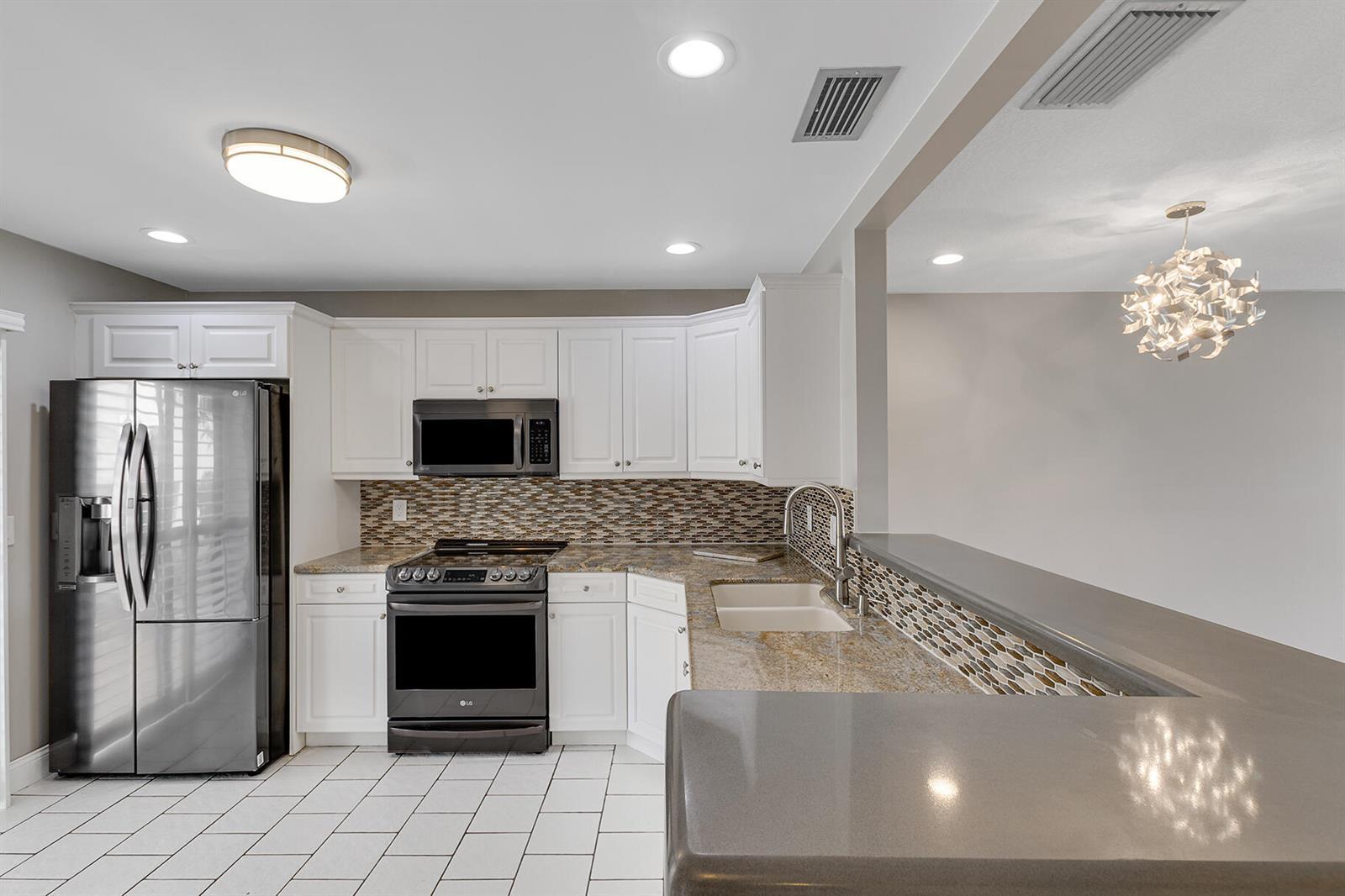 423 NARROWLEAF Court, Royal Palm Beach FL 33411 photo 3