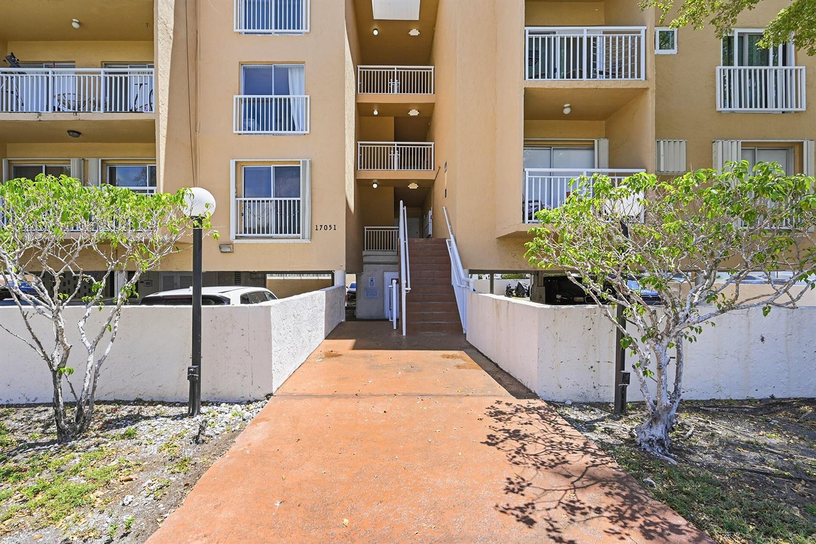 17051 NE 35TH Avenue # 307, North Miami Beach FL 33160 photo 2
