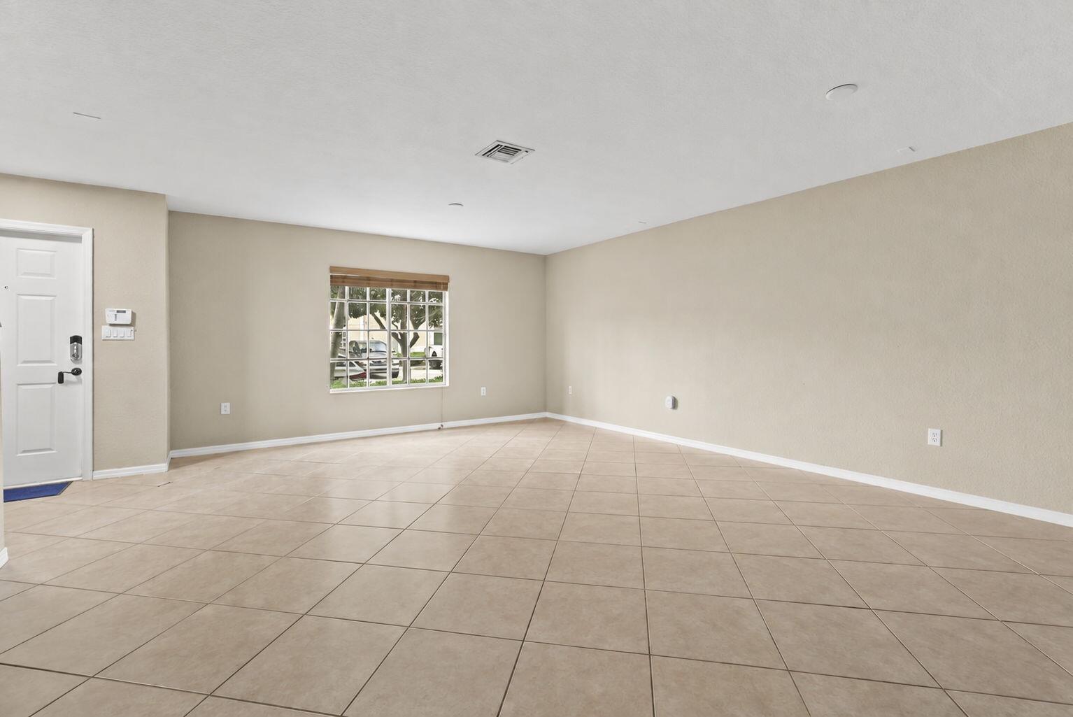 5963 GLASGOW Way, Tamarac FL 33321 photo 5